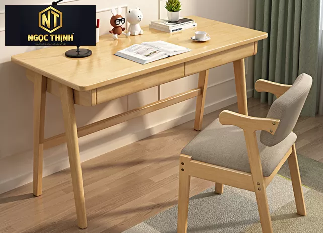 Bàn làm việc đơn giản tại Phú Hội